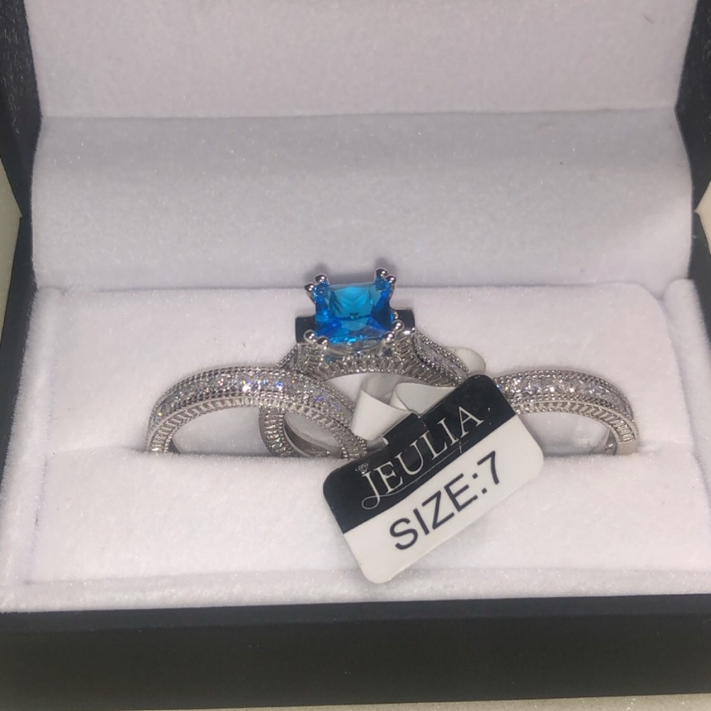 Jeulia Ring